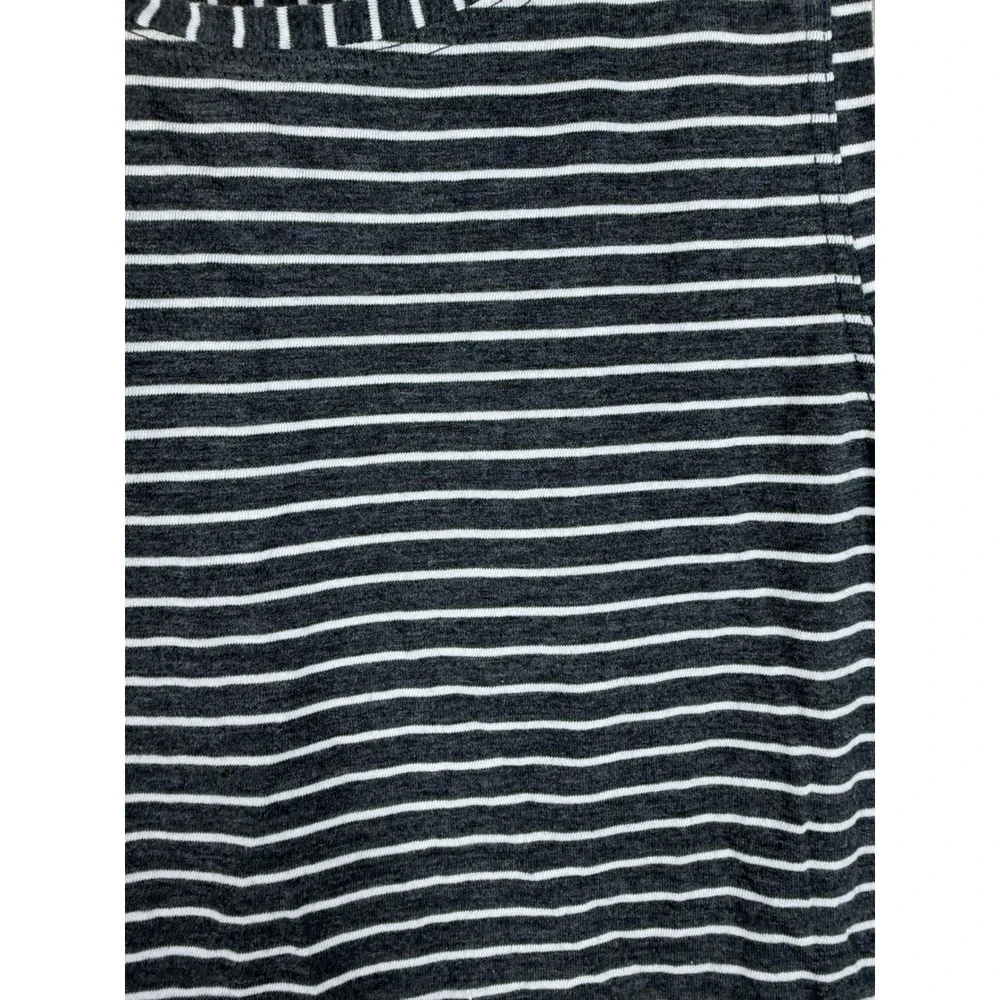 Lululemon Women All Tied Up Tank‎ size Small Dark Grey/White
